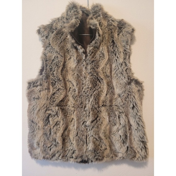 The Unbranded Brand Jackets & Blazers - Reversible Womens Faux Fur Vest Zip Closure Size‎ Large